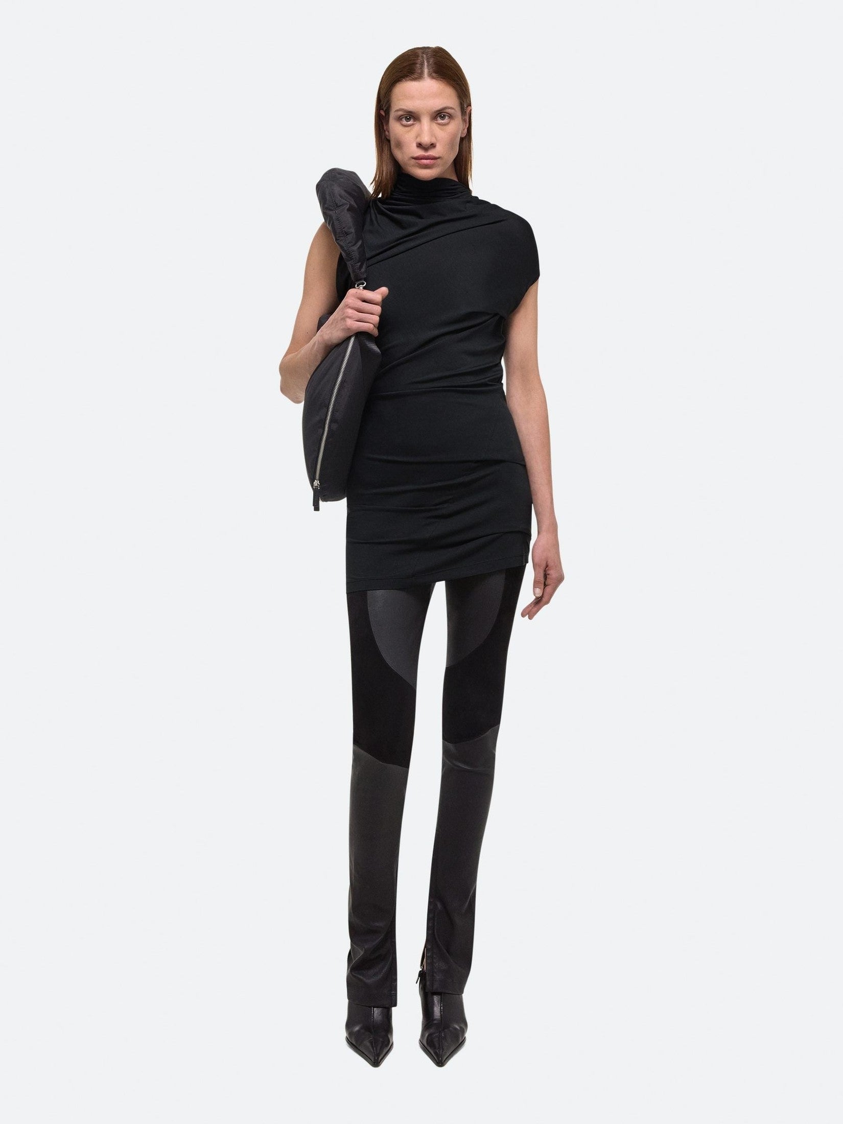 Sleeveless wind top