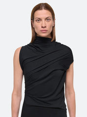 Sleeveless wind top