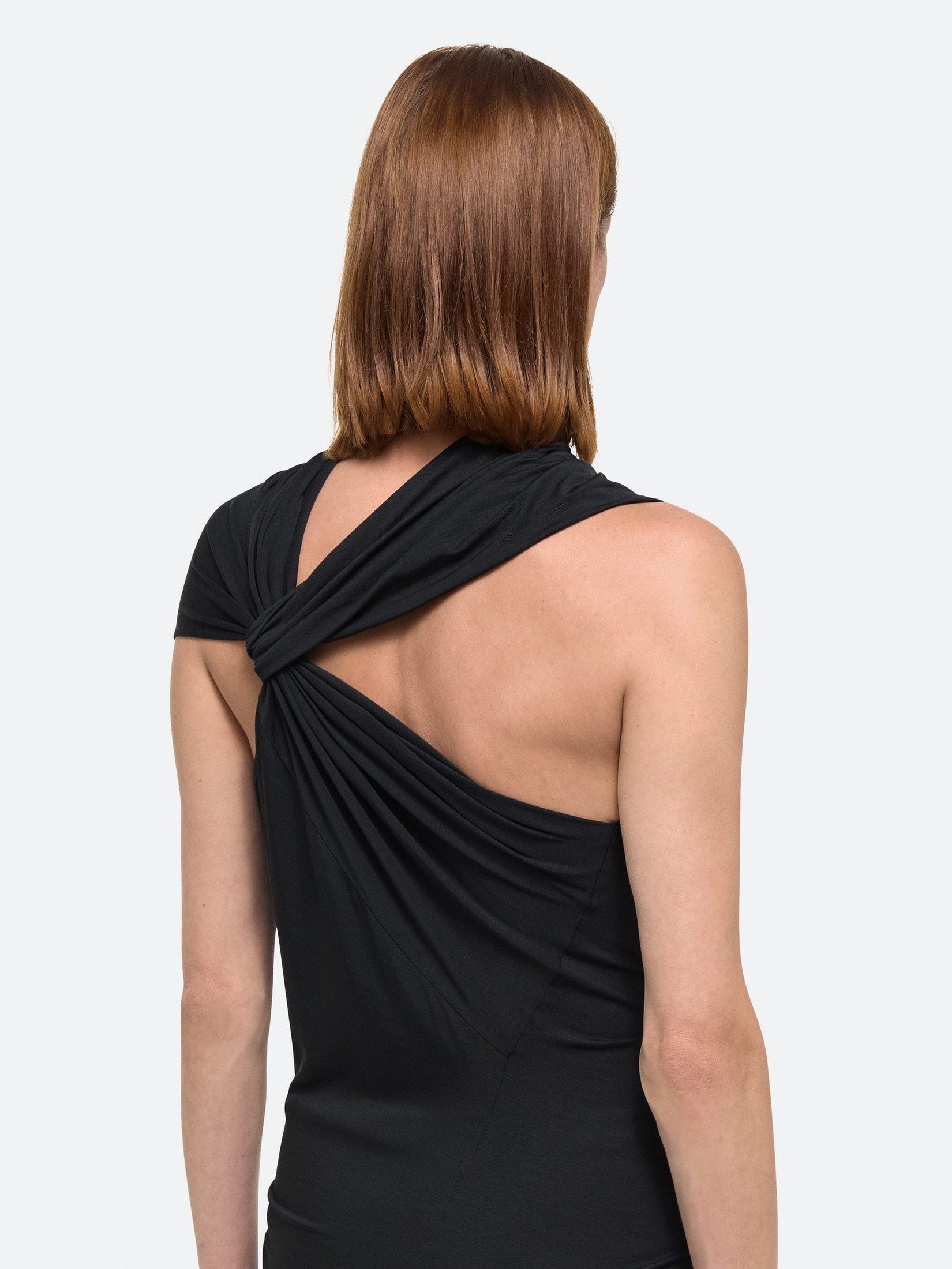 Sleeveless wind top