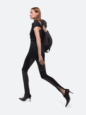 Sleeveless wind top