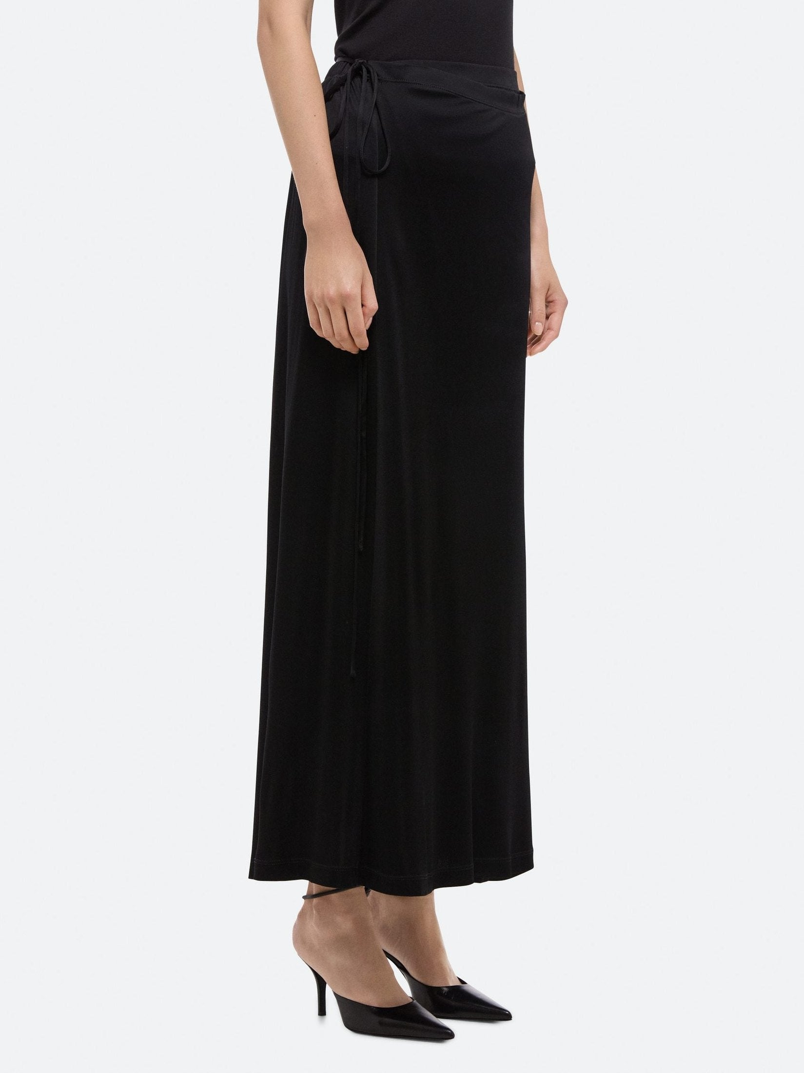 Fluid wrap skirt
