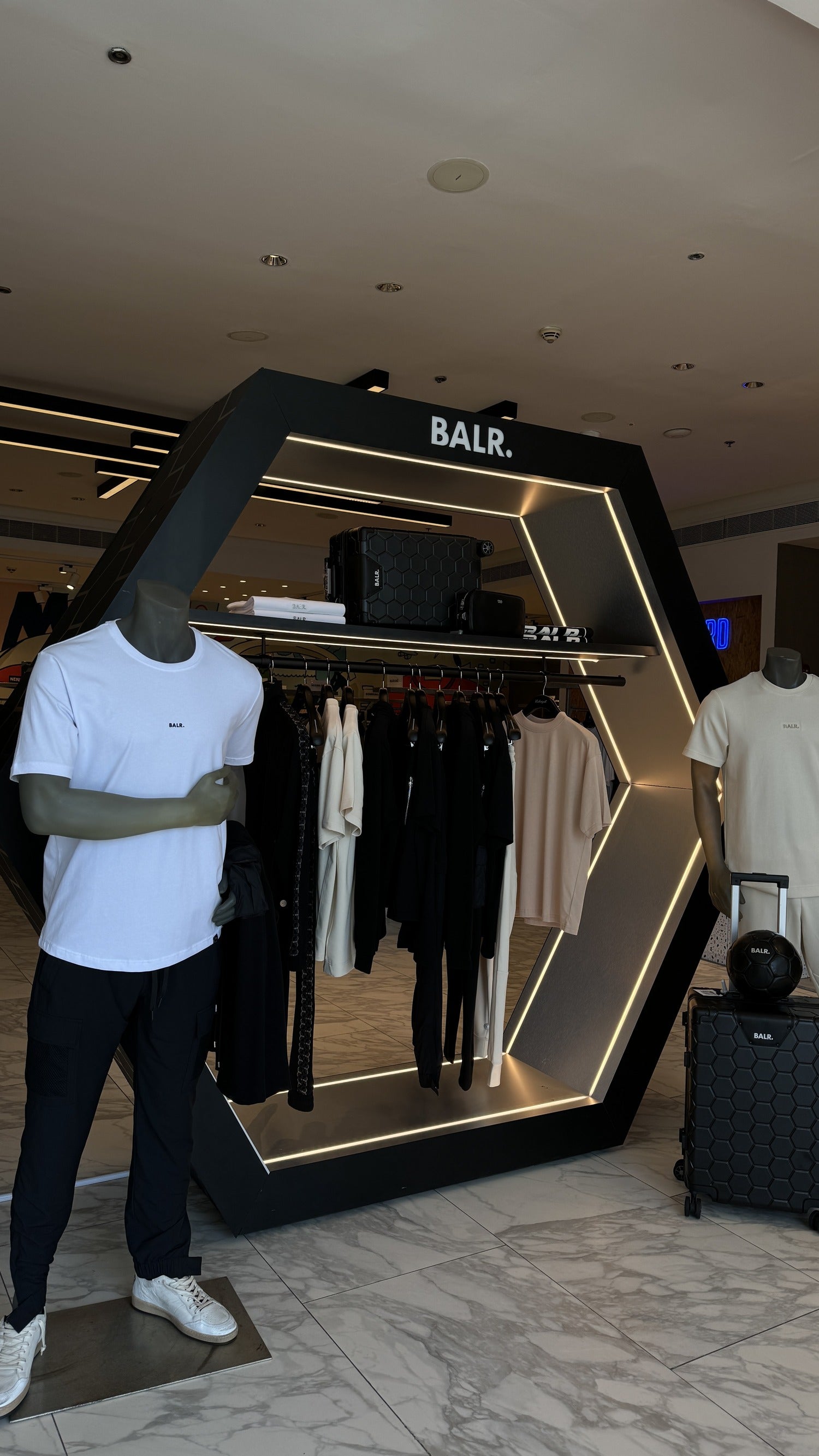 BALR. Popup X Rubaiyat