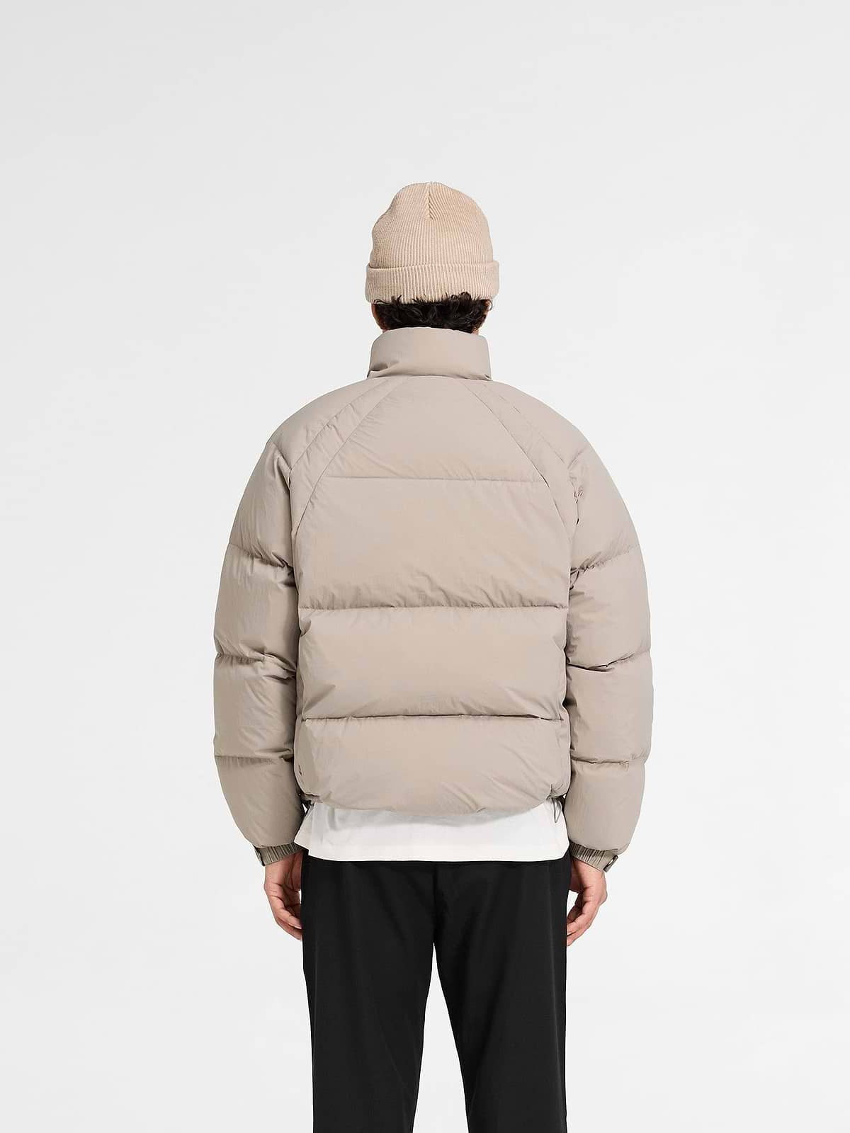 Funnel neck puffer