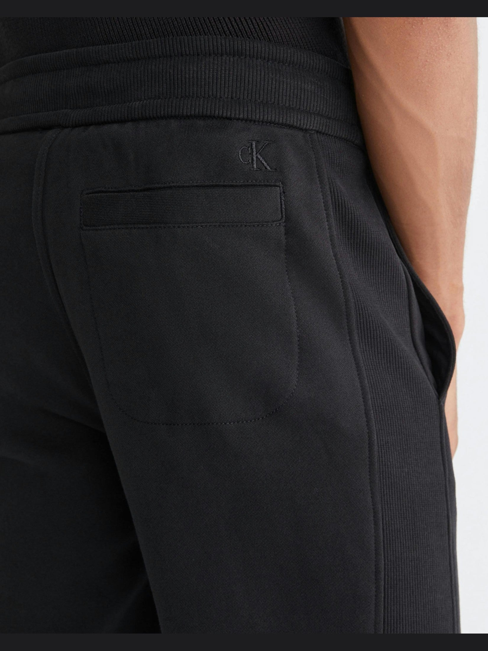 Badge cargo joggers