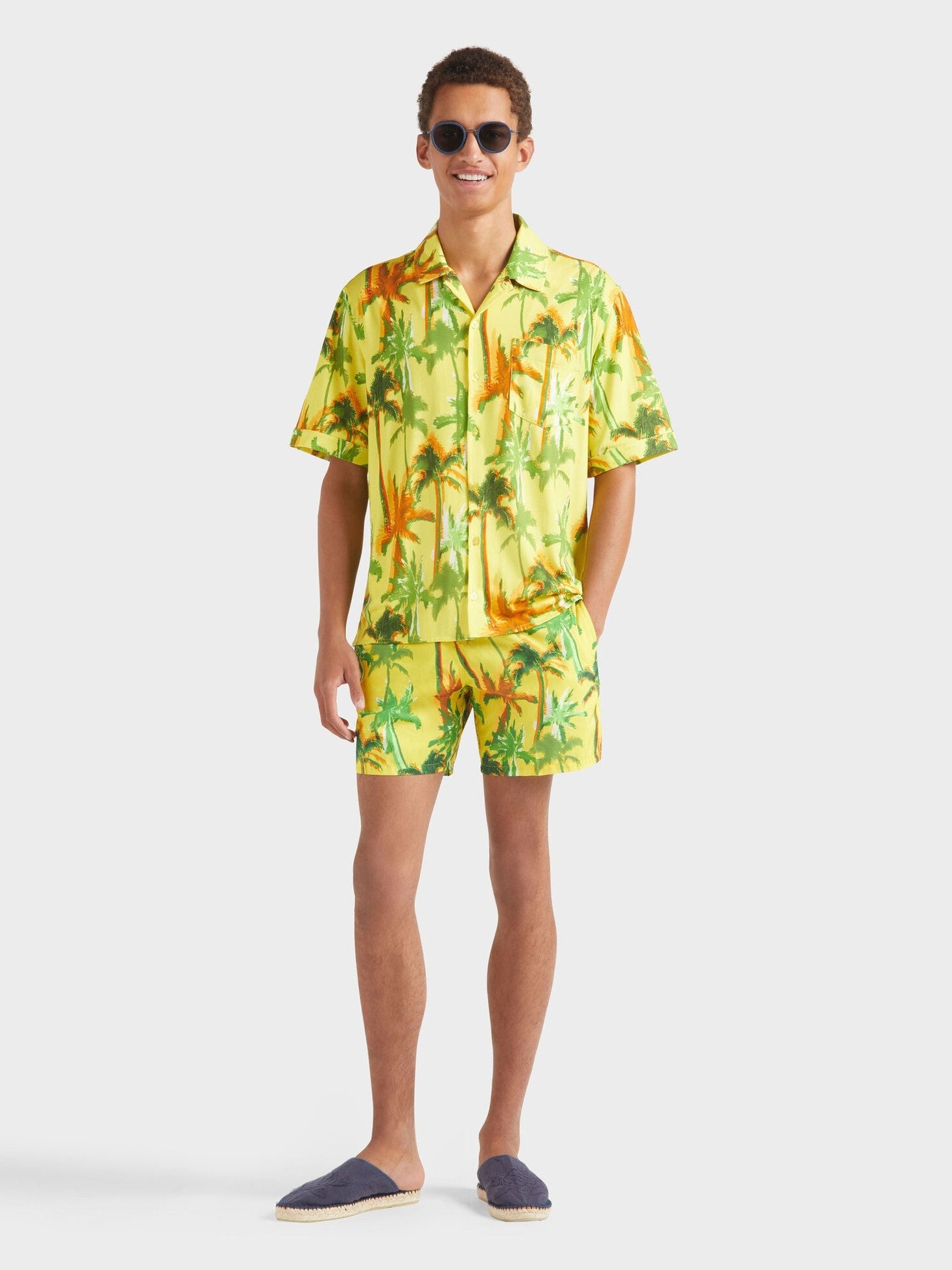 Men ultra-light and packable swim shorts palms offset