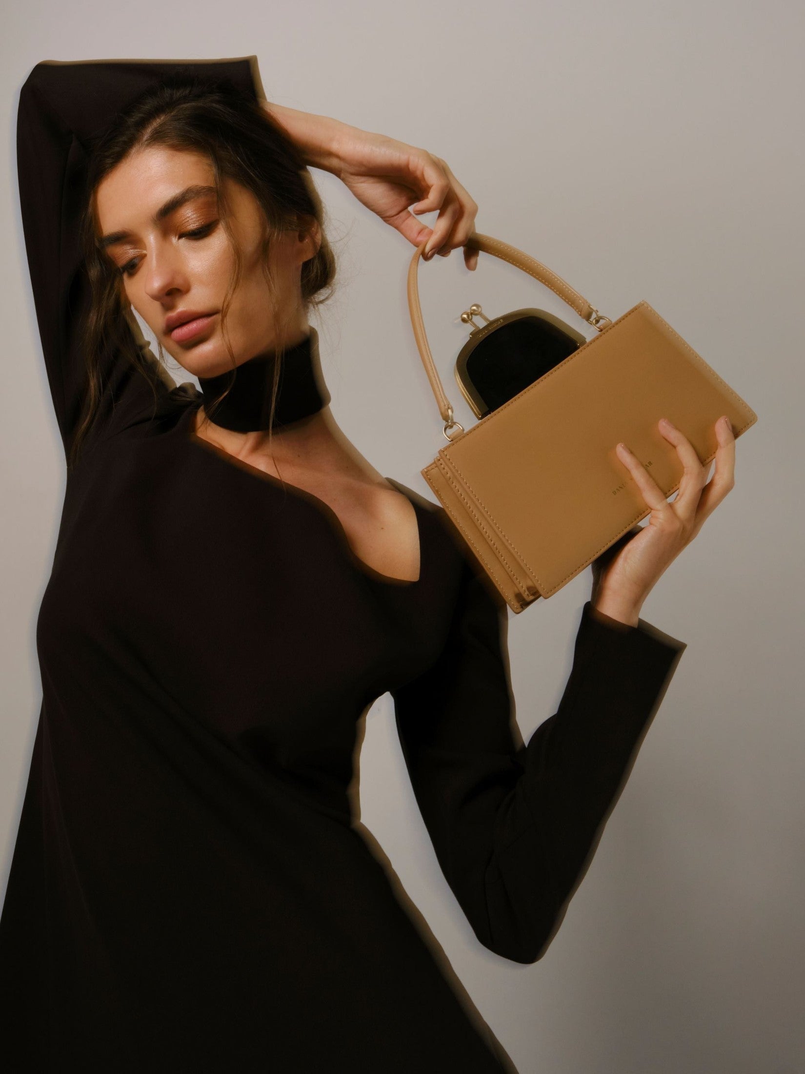 Majj  black/ nutmeg