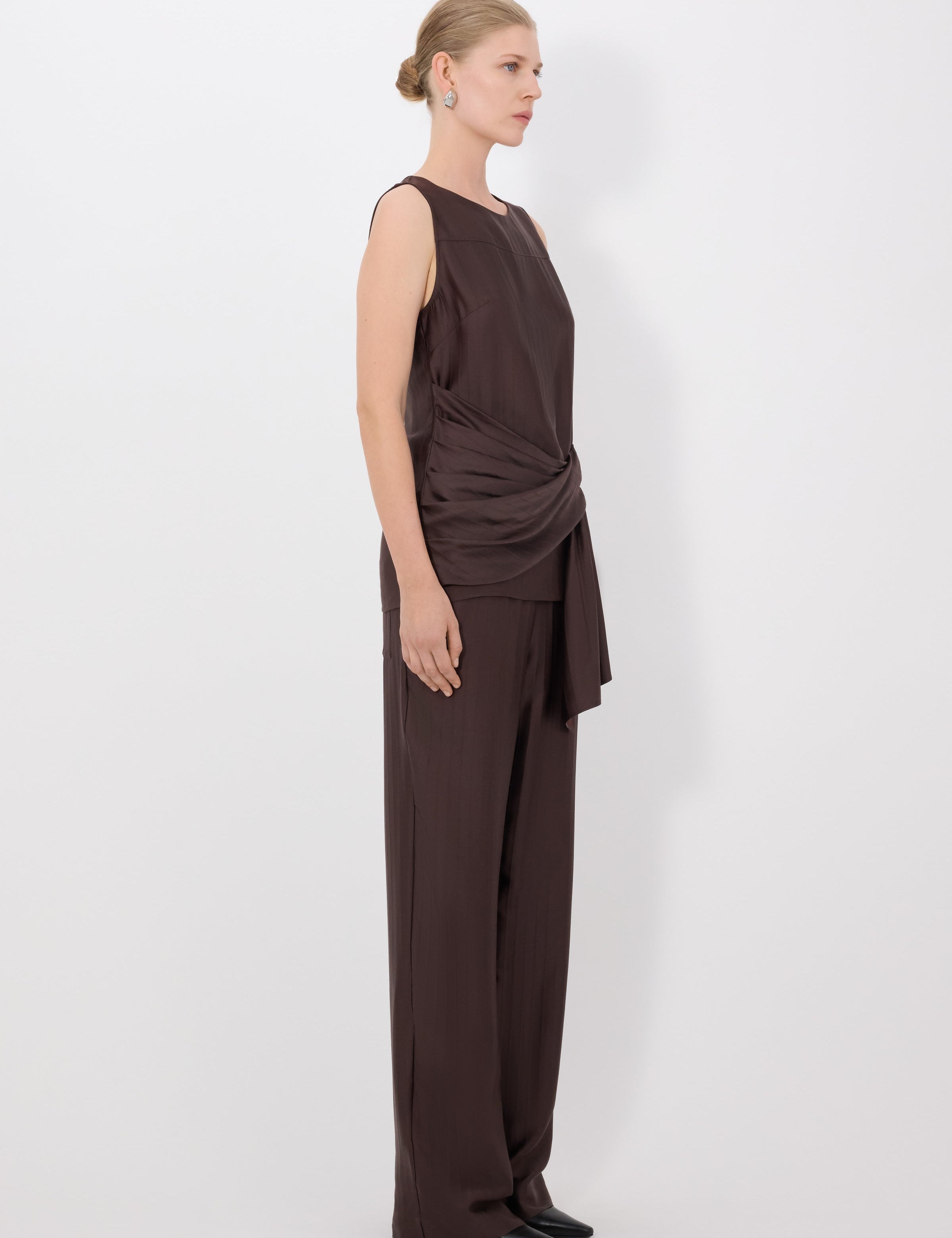 MASTER_FONDA_DARK_BROWN_XS_002_6b15f2ec6b.jpg
