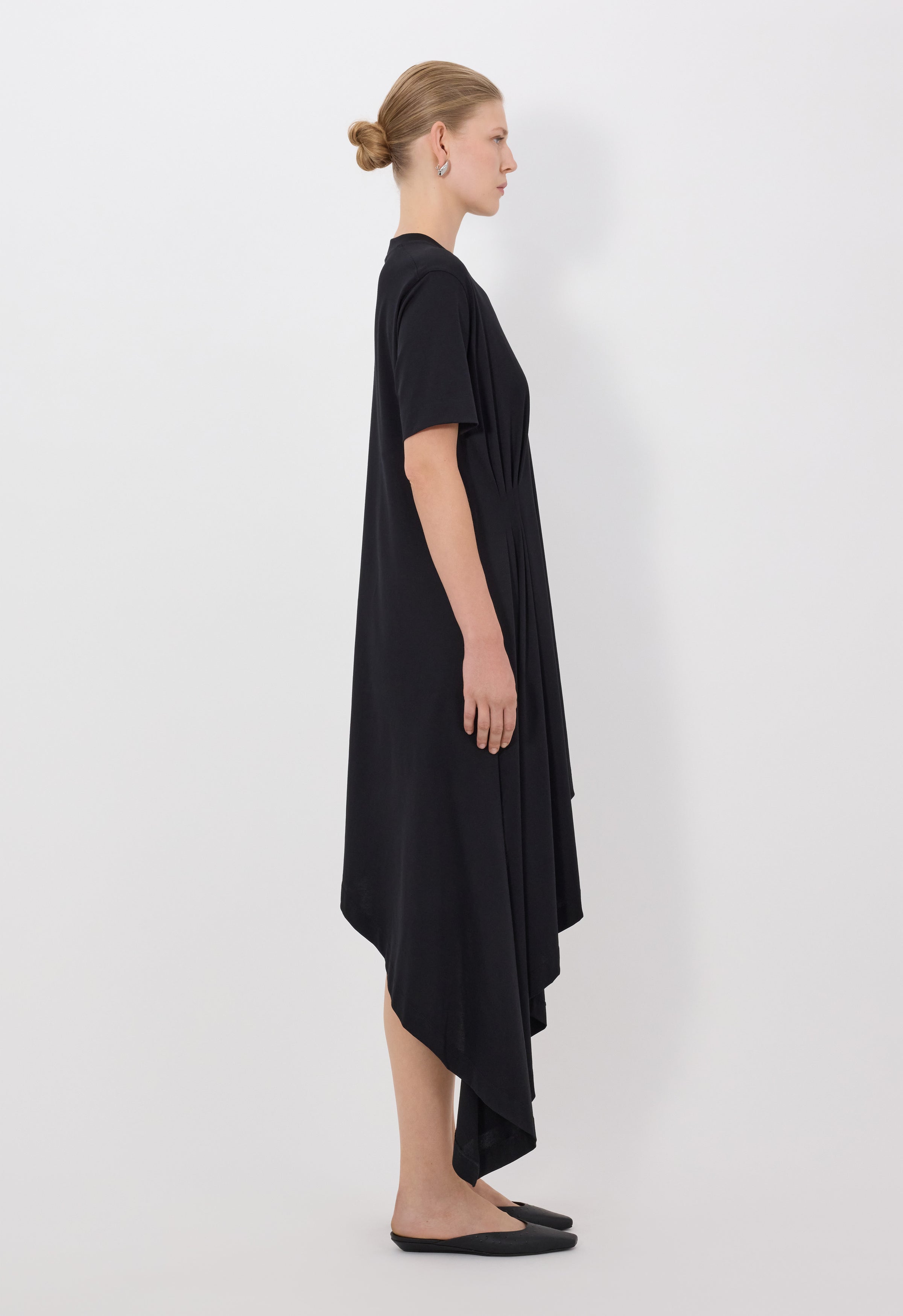 Igari asymmetric pleated dress