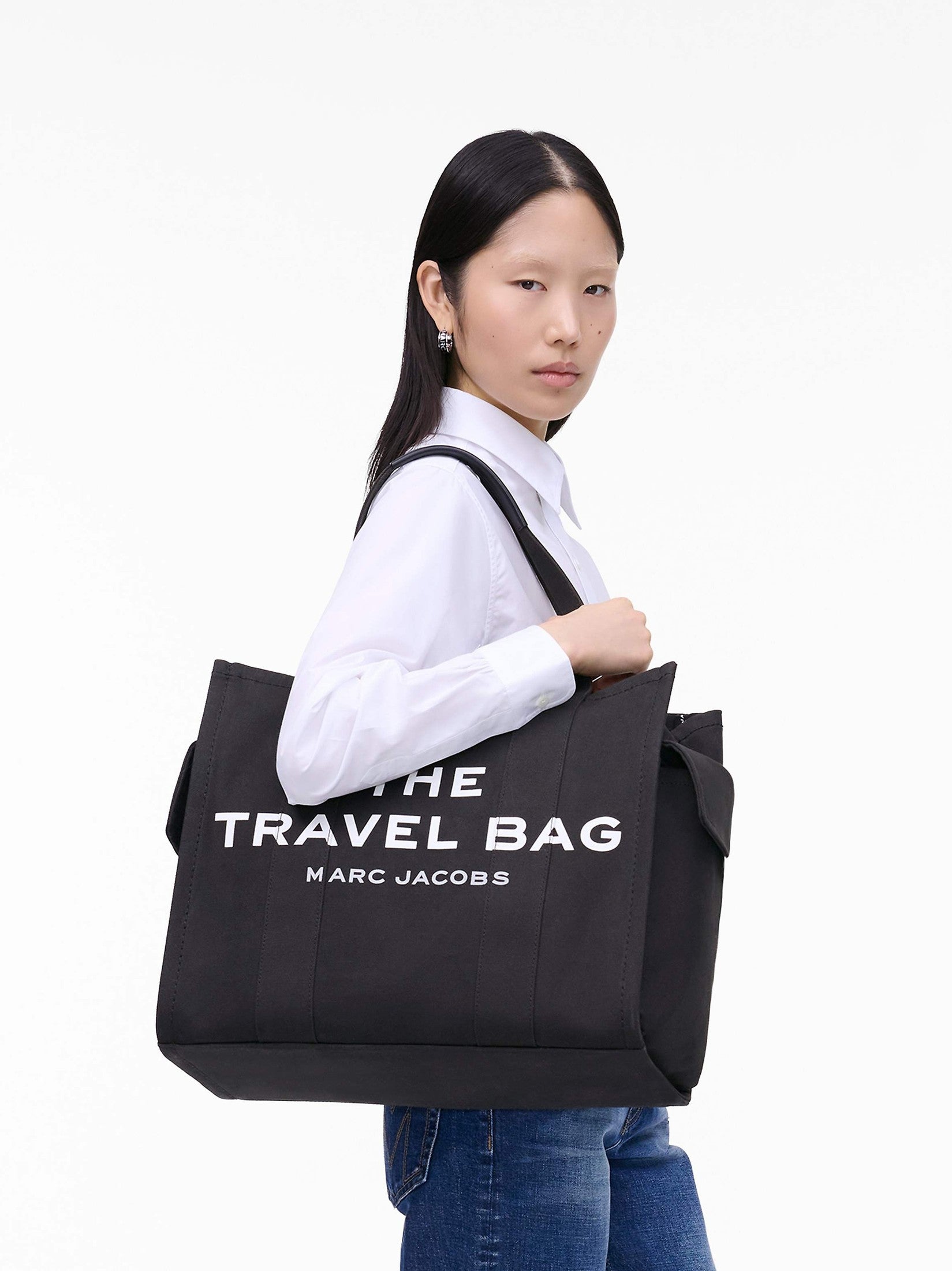 The canvas travel tote bag