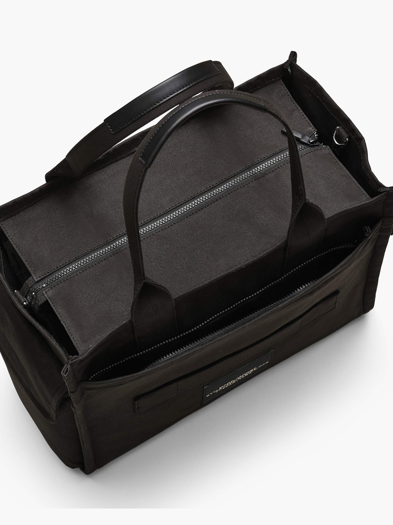 The canvas travel tote bag