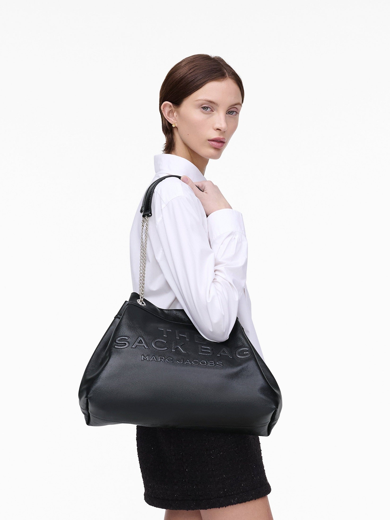 The large chain sack bag