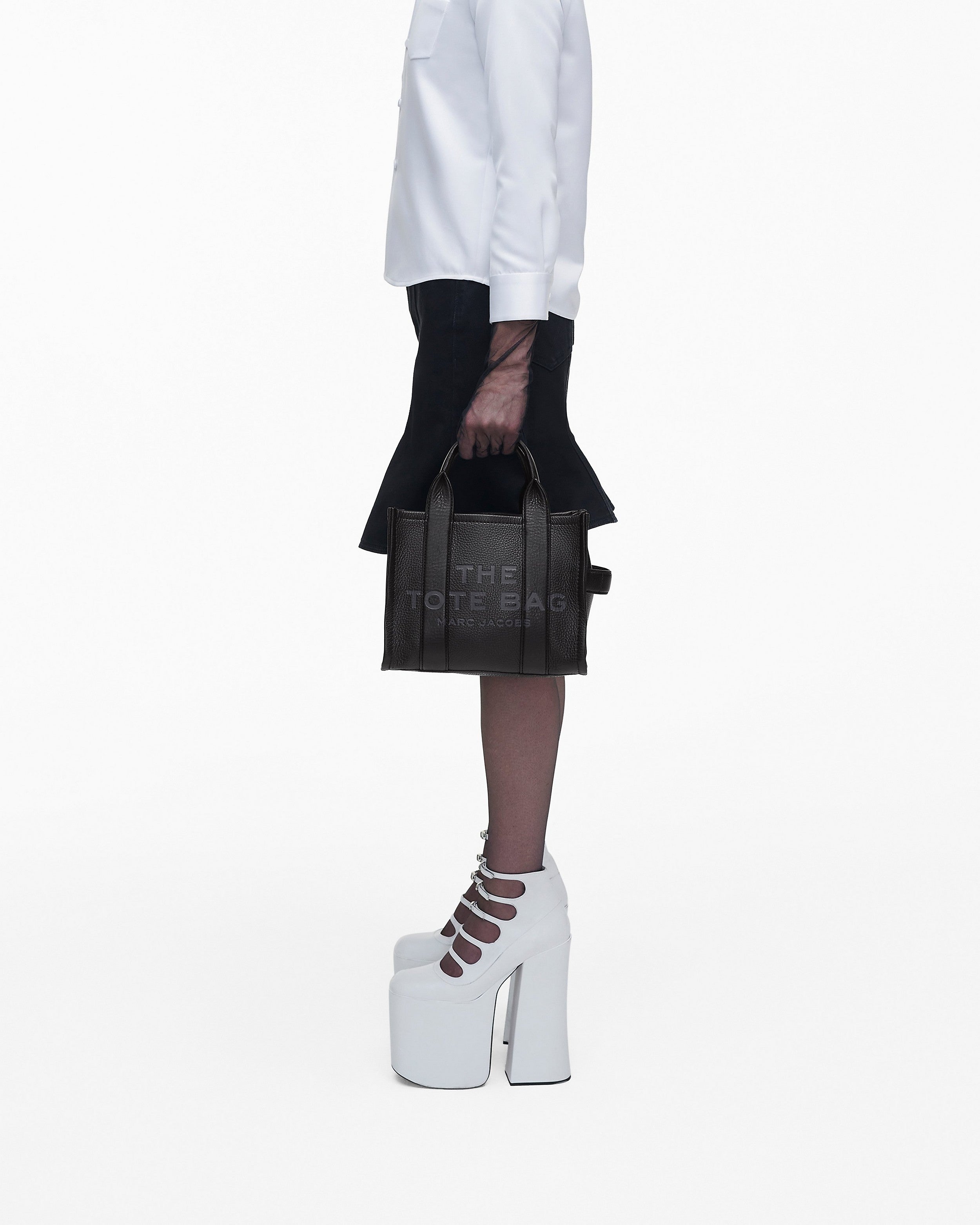 THE LEATHER SMALL TOTE BAG