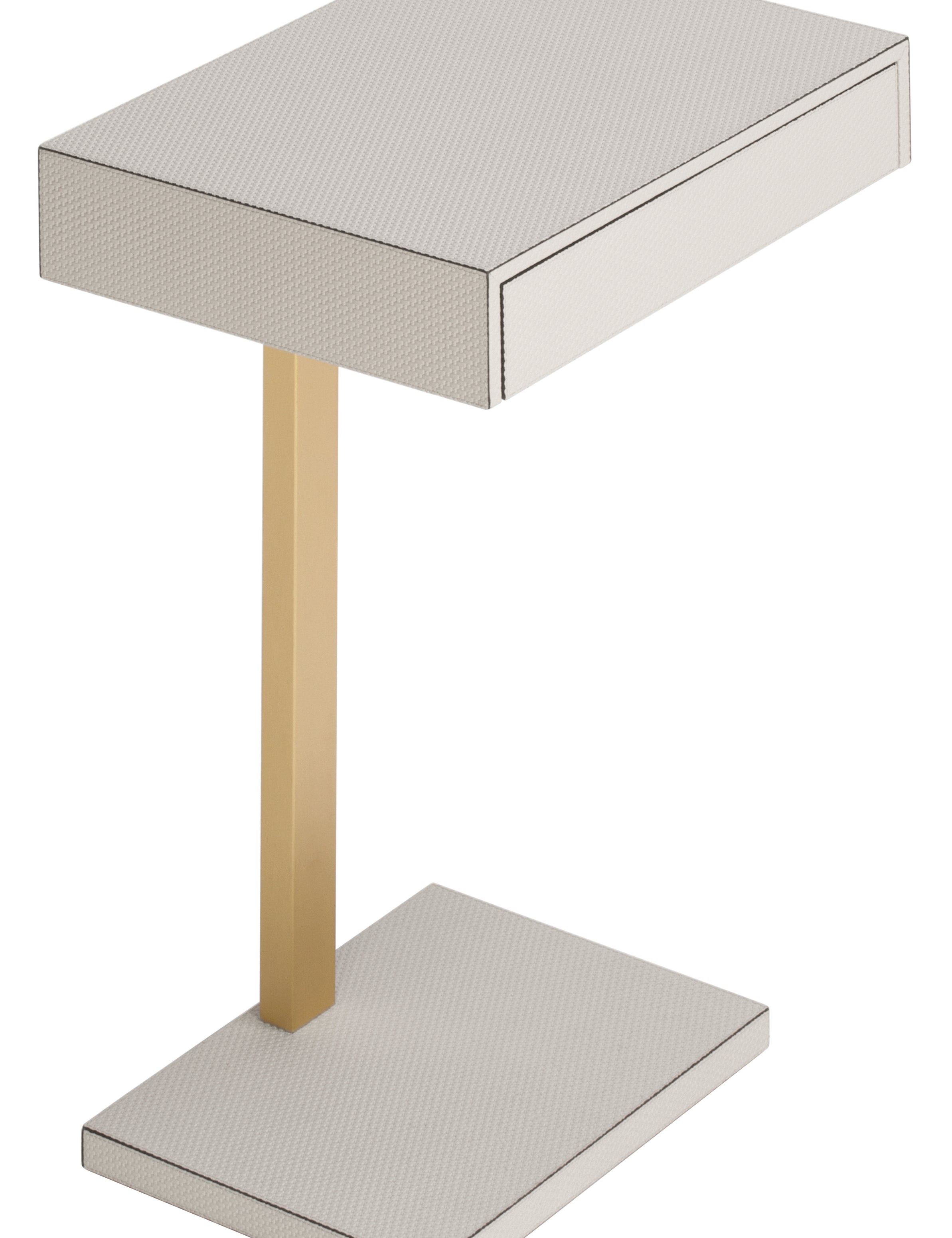 MT070_Ernestosidetable_01.jpg