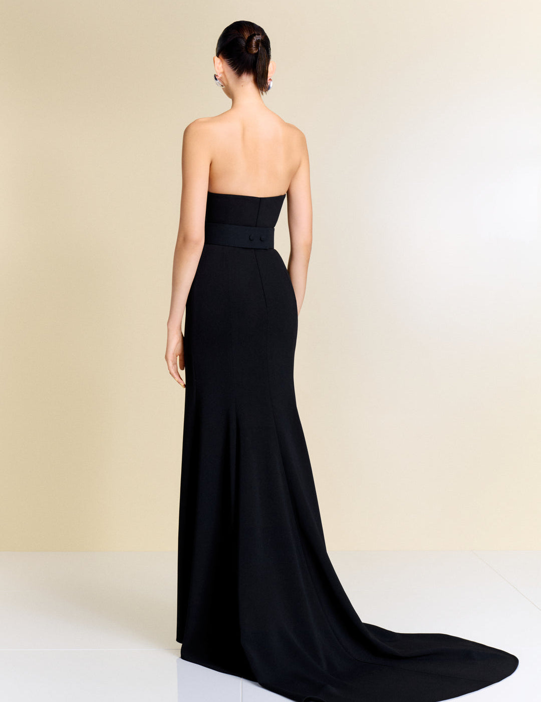 OS48007_SERAPHINA_MAXI_DRESS_BLACK_2768_R1_1080x_3d07ef07-e77a-4f0c-b4c1-330017679f6d.jpg