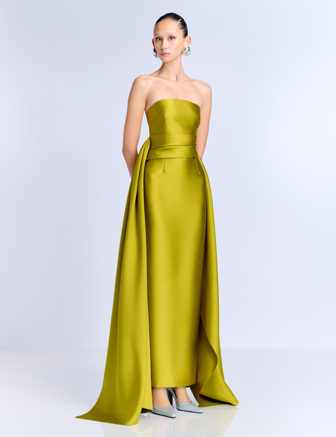 OS48037_ELARA_MAXI_DRESS_CHARTREUSE_3847_R1_1080x_0609d84d-d5a6-4650-921c-0ef1f7aa5231.jpg