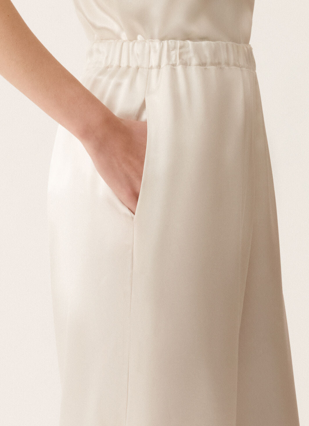 Liquid satin pijama trousers with elastic waistband