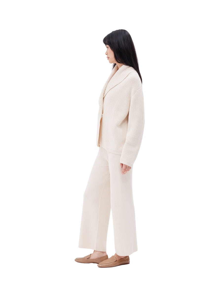 The oversized cross over cardigan in meringue