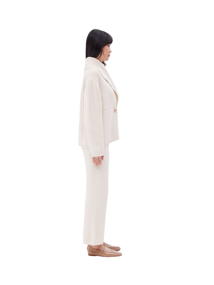 The oversized cross over cardigan in meringue