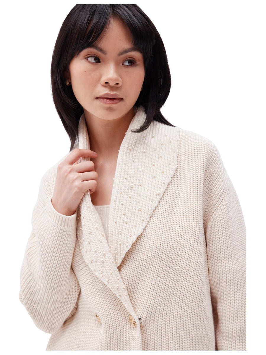 The oversized cross over cardigan in meringue