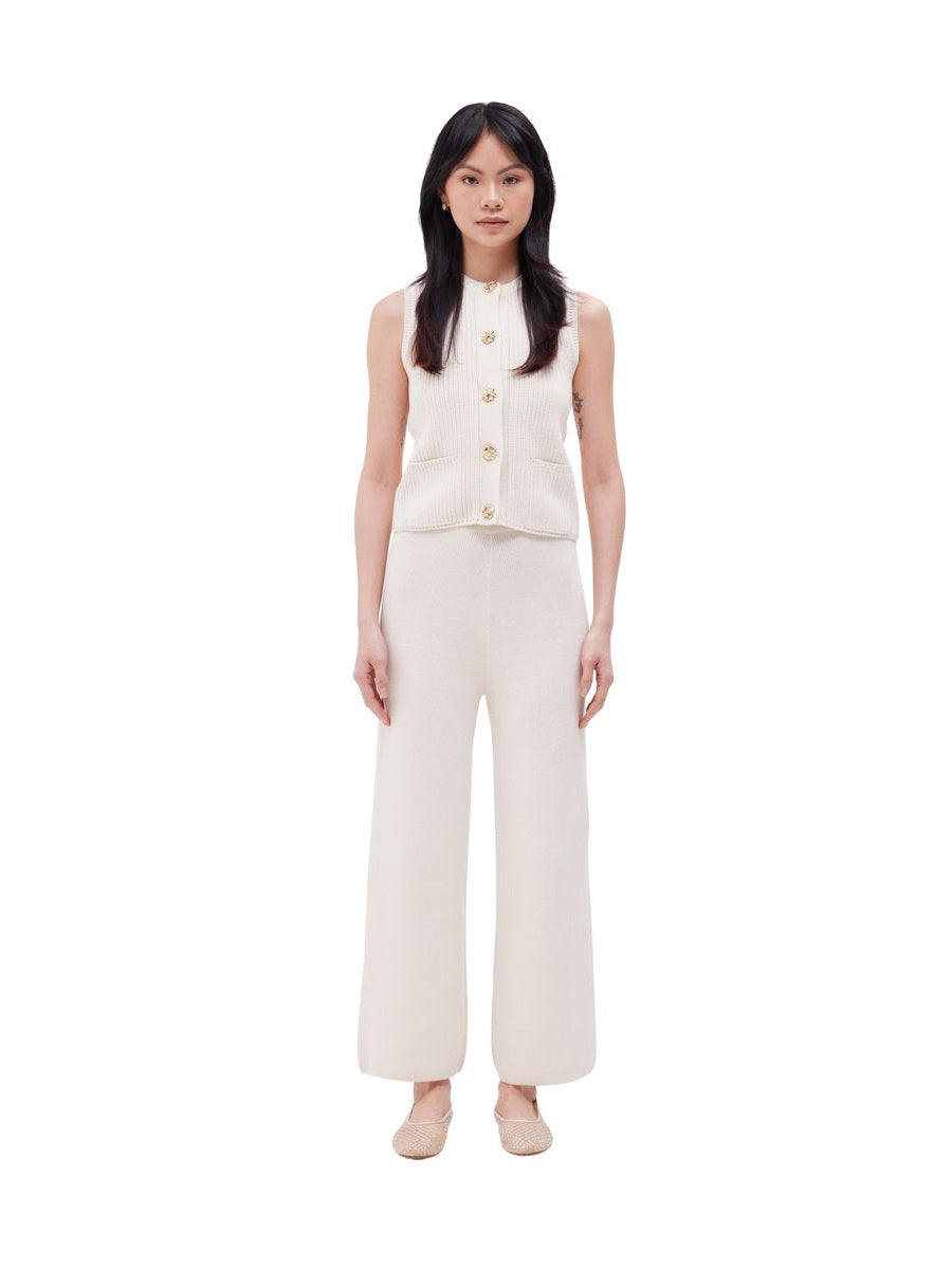 The button-down gilet in meringue