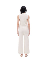The button-down gilet in meringue