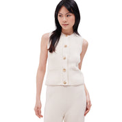 The button-down gilet in meringue