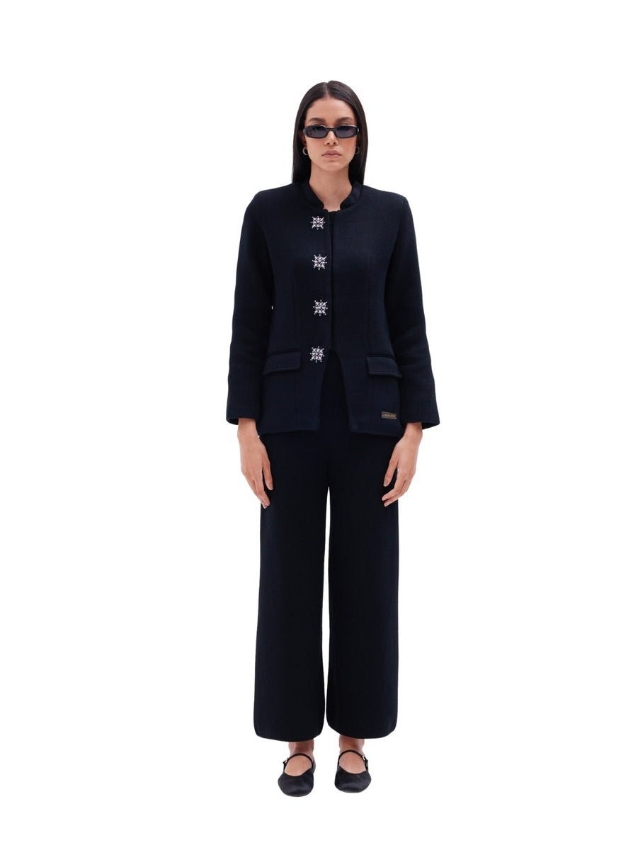 The button detail nehru collar jacket with matching scarf in black
