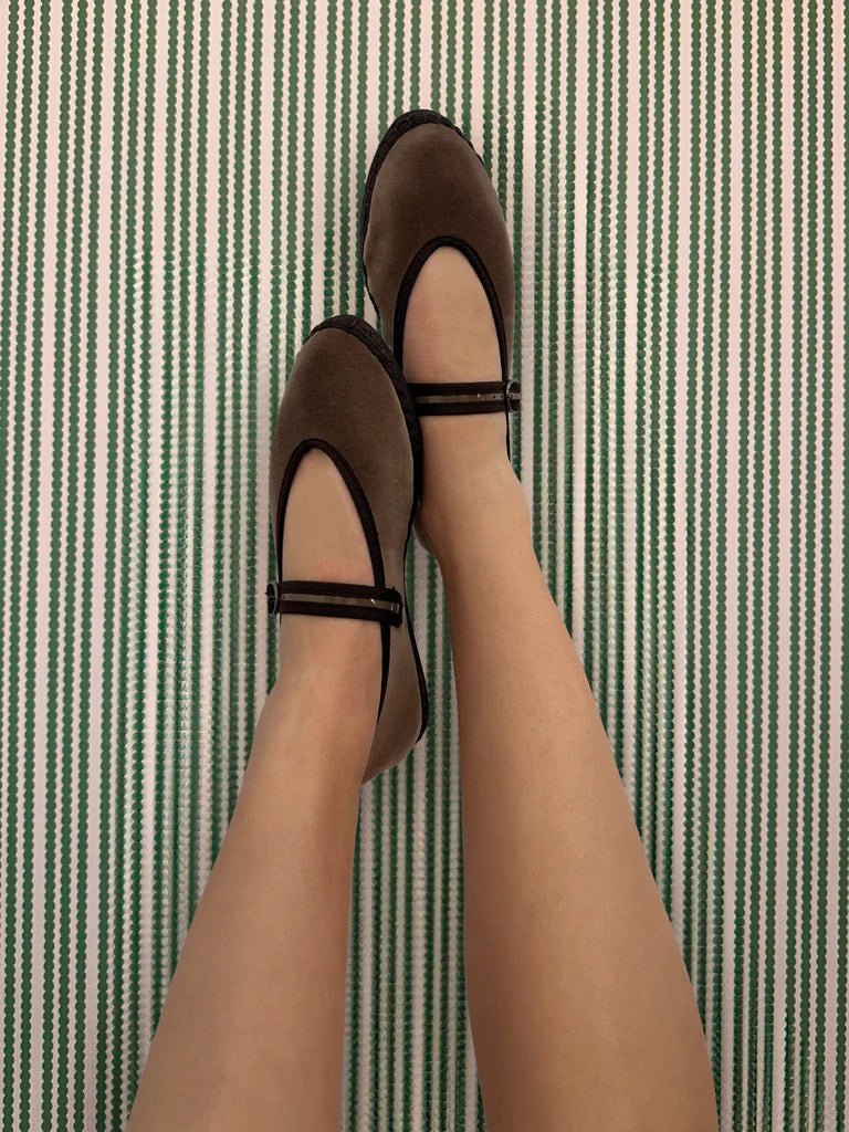 Pierre beige velvet ballerina v-hole in light beige with beige piping