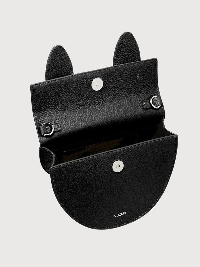 Pretzel pebble grain leather black