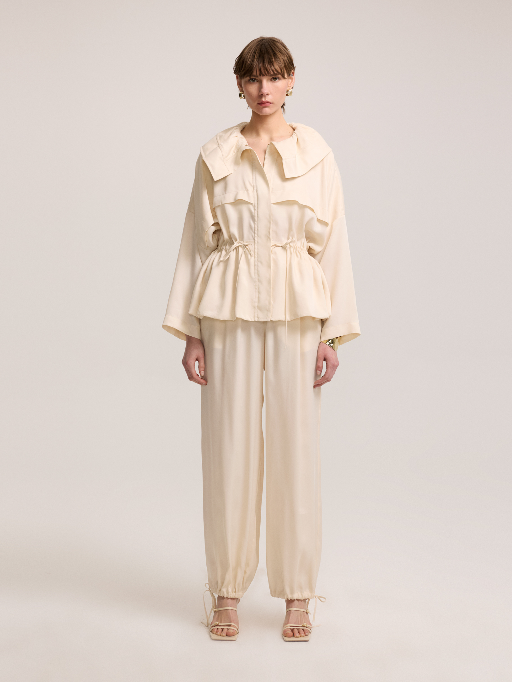 Waist drawstring light beige jacket
