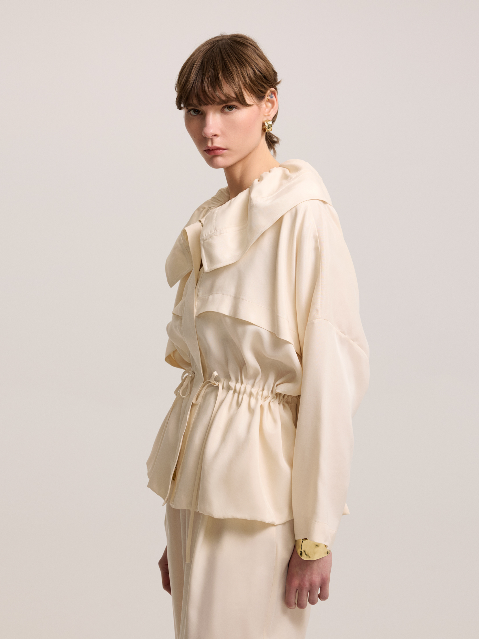Waist drawstring light beige jacket