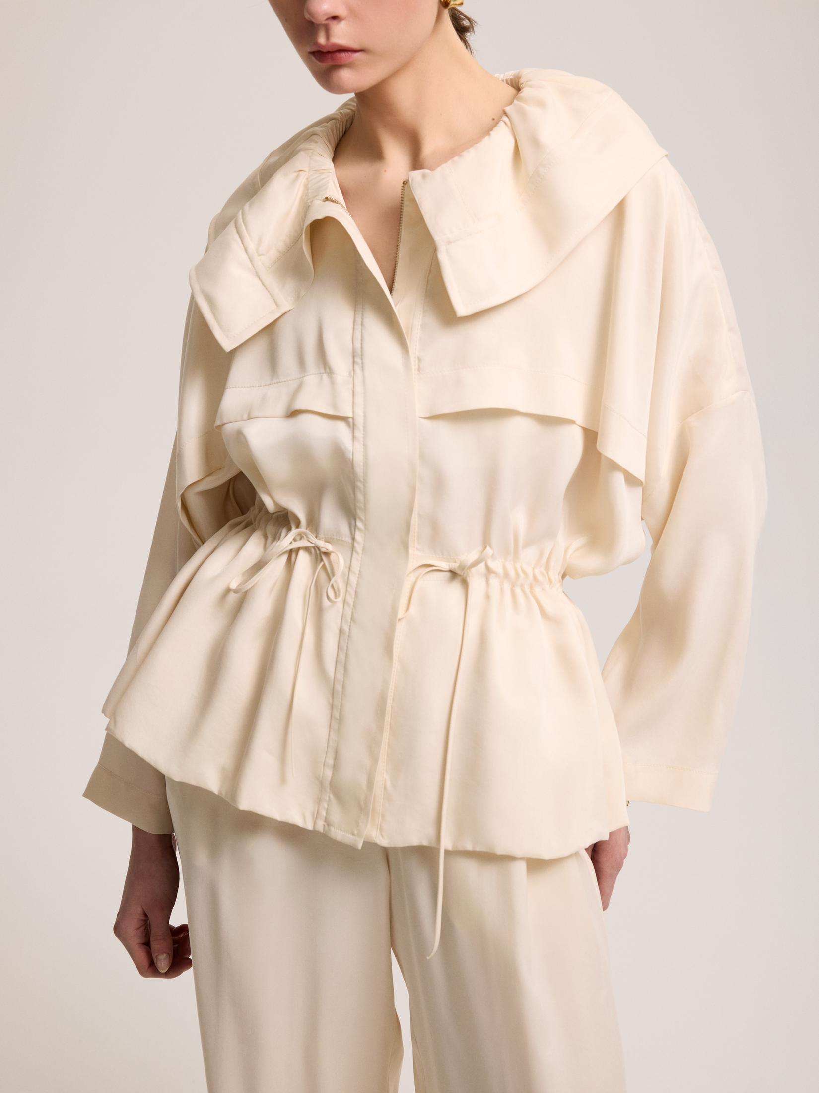 Waist drawstring light beige jacket