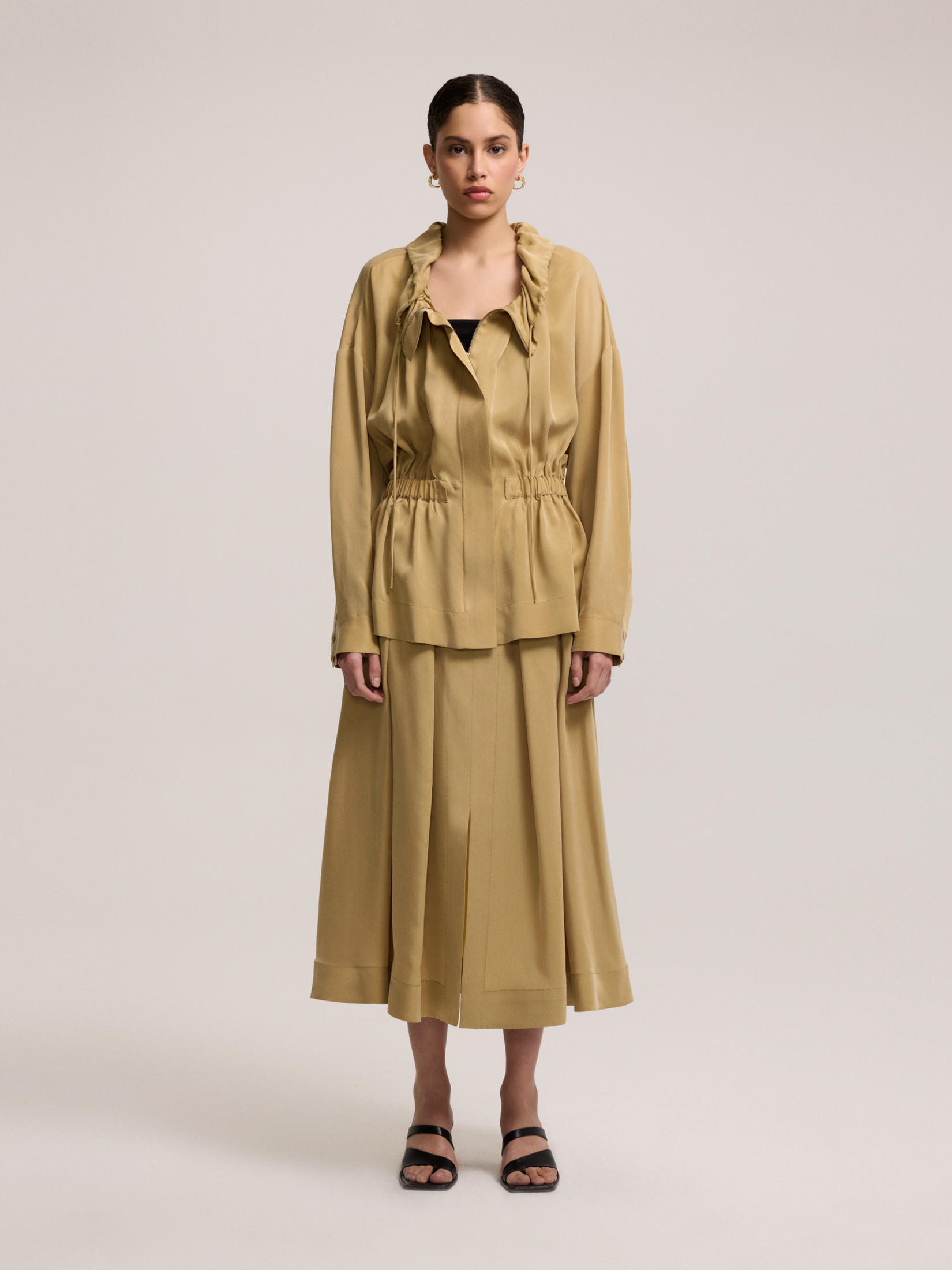 Pleated khaki jacket