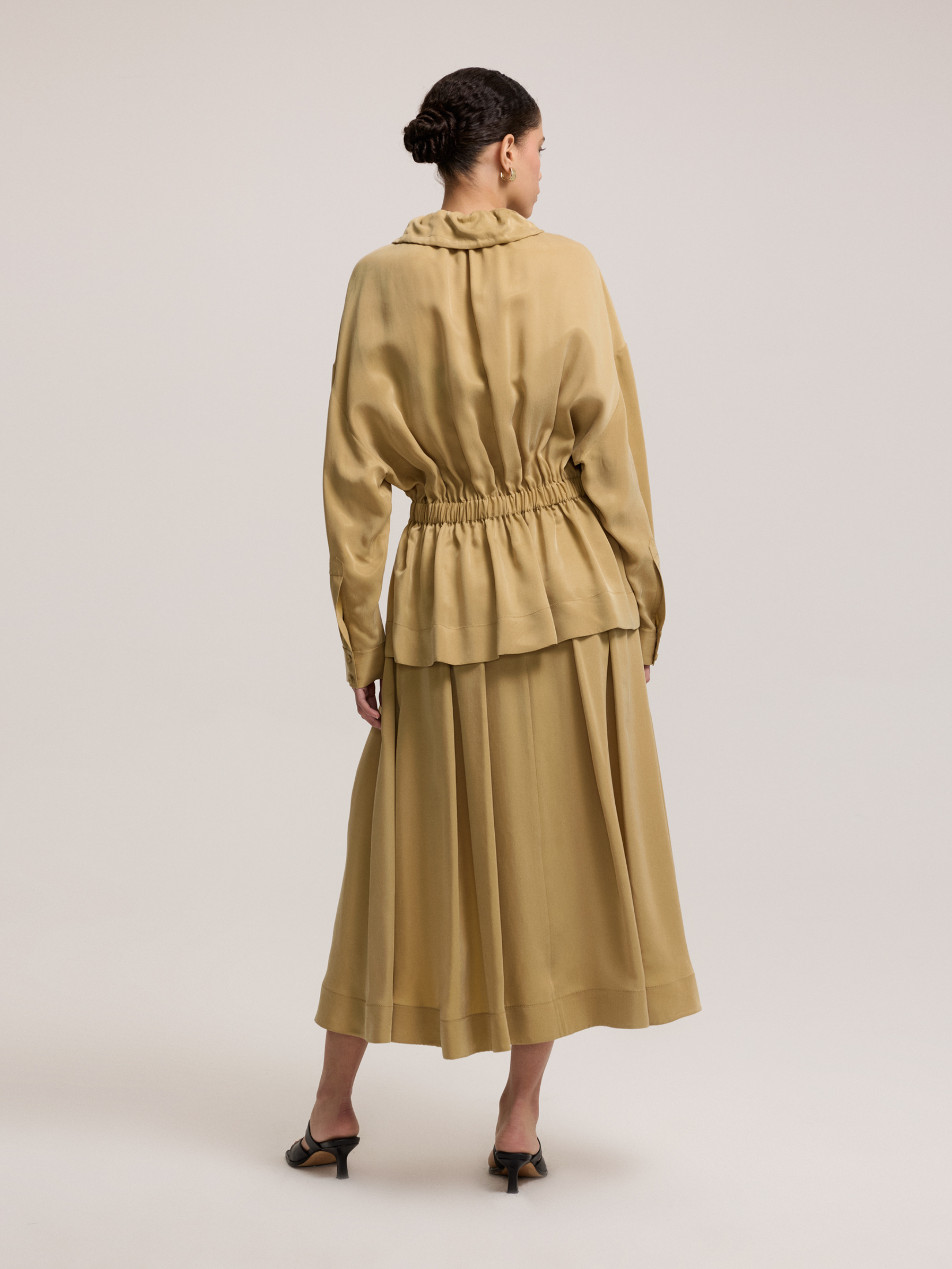 Pleated khaki jacket
