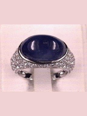 Ring Cabochon Blue Sapphire with Diamonds
