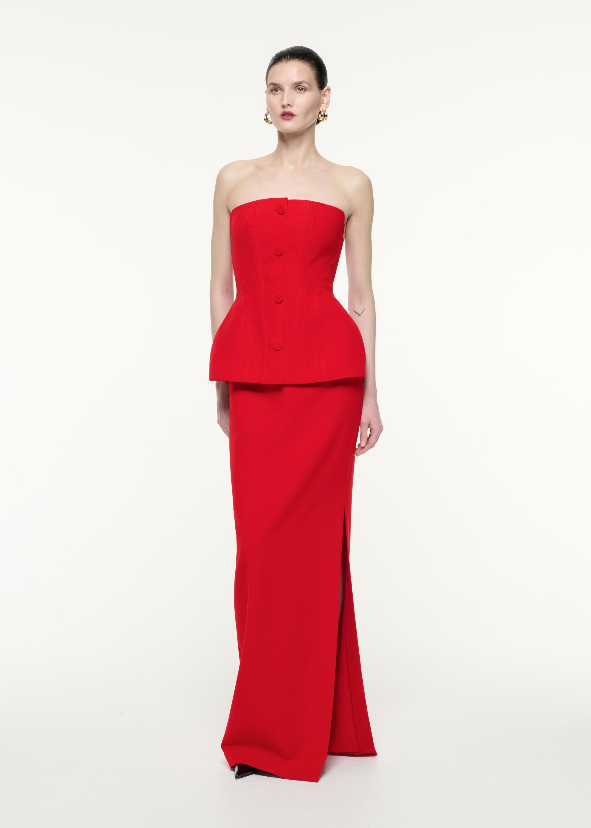 STRAPLESS CREPE GOWN RED