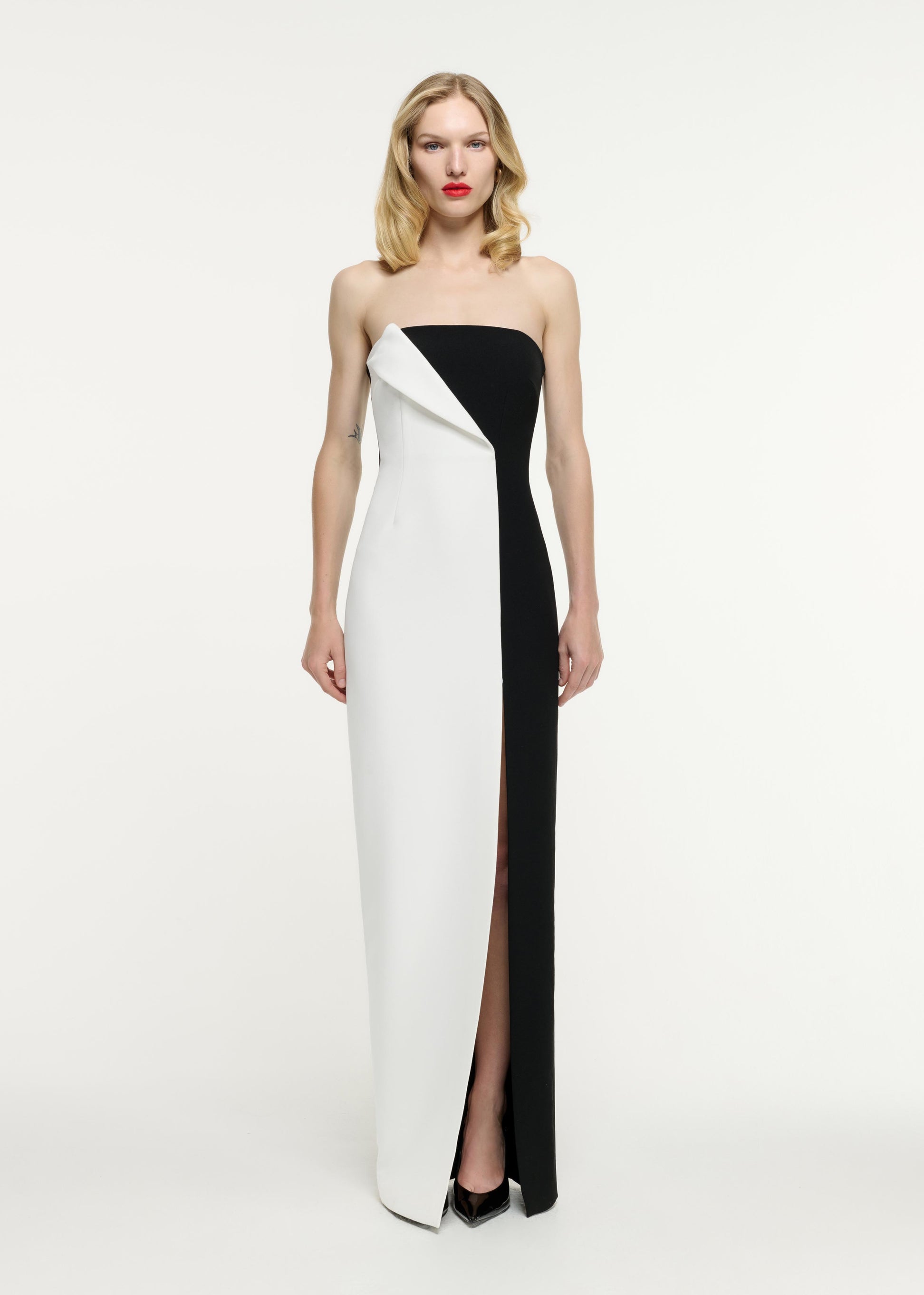 STRAPLESS MICRO DIAMANTE PANEL GOWN BLACK