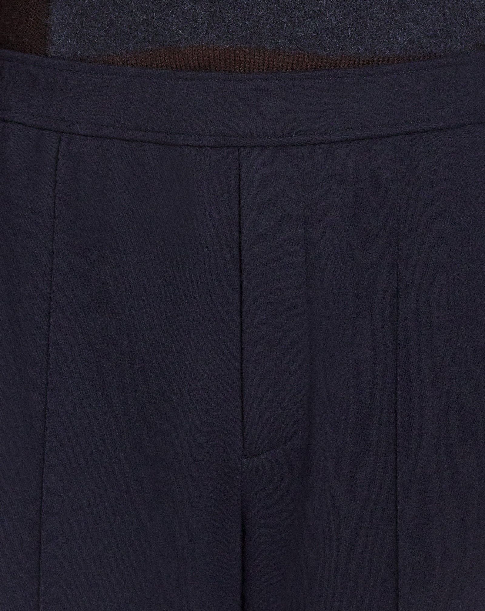 Pants with an elastic waistband