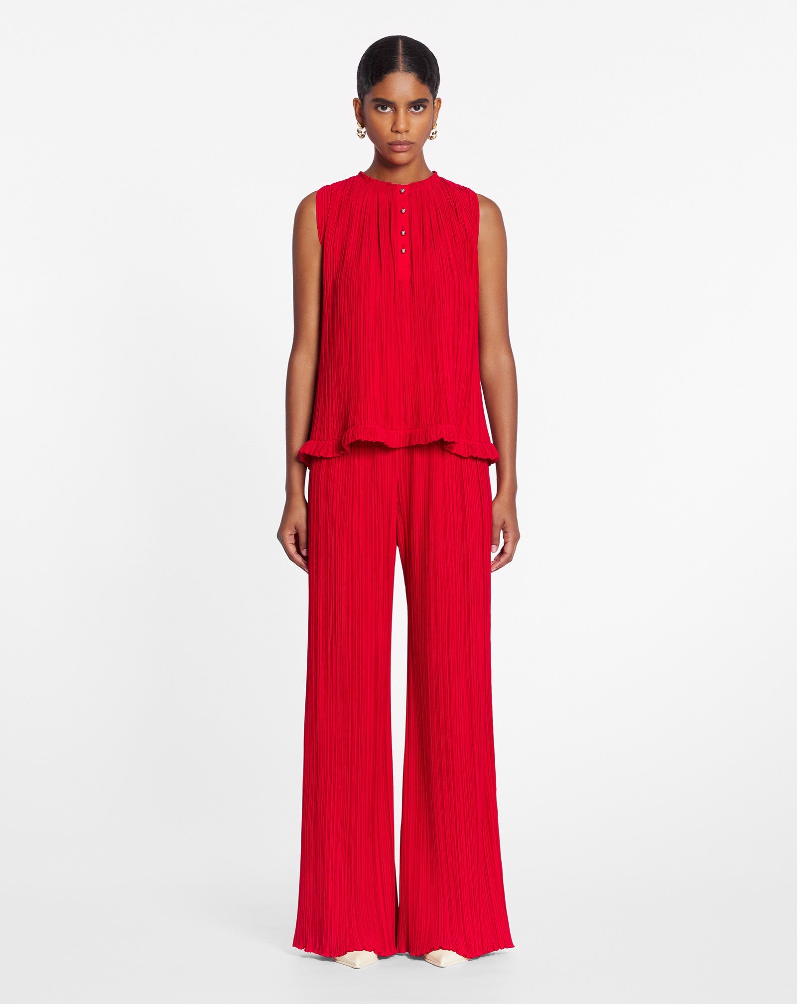 SLEEVLESS PLEATED TOP