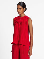 Sleevless pleated top