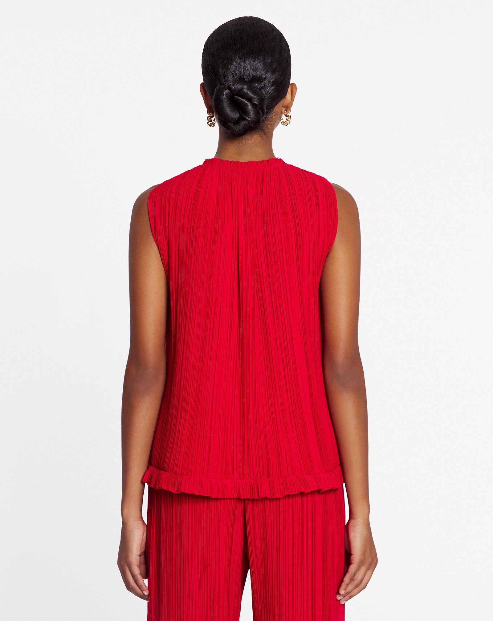 SLEEVLESS PLEATED TOP