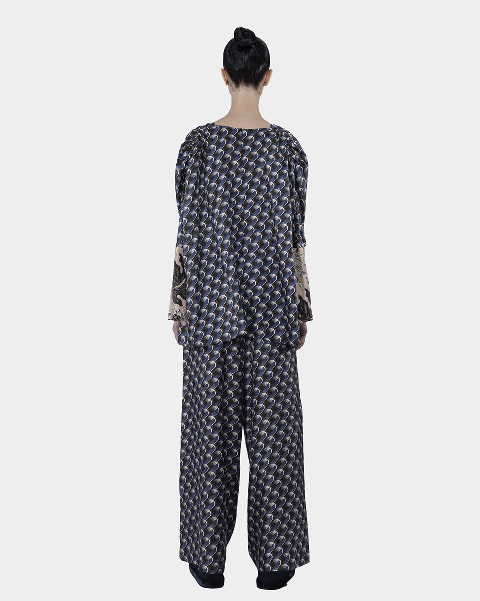 SUREZ TWILL SILK PRINT TOP WITH SILK PRINT EMBROIDERY APPLIQUÉ