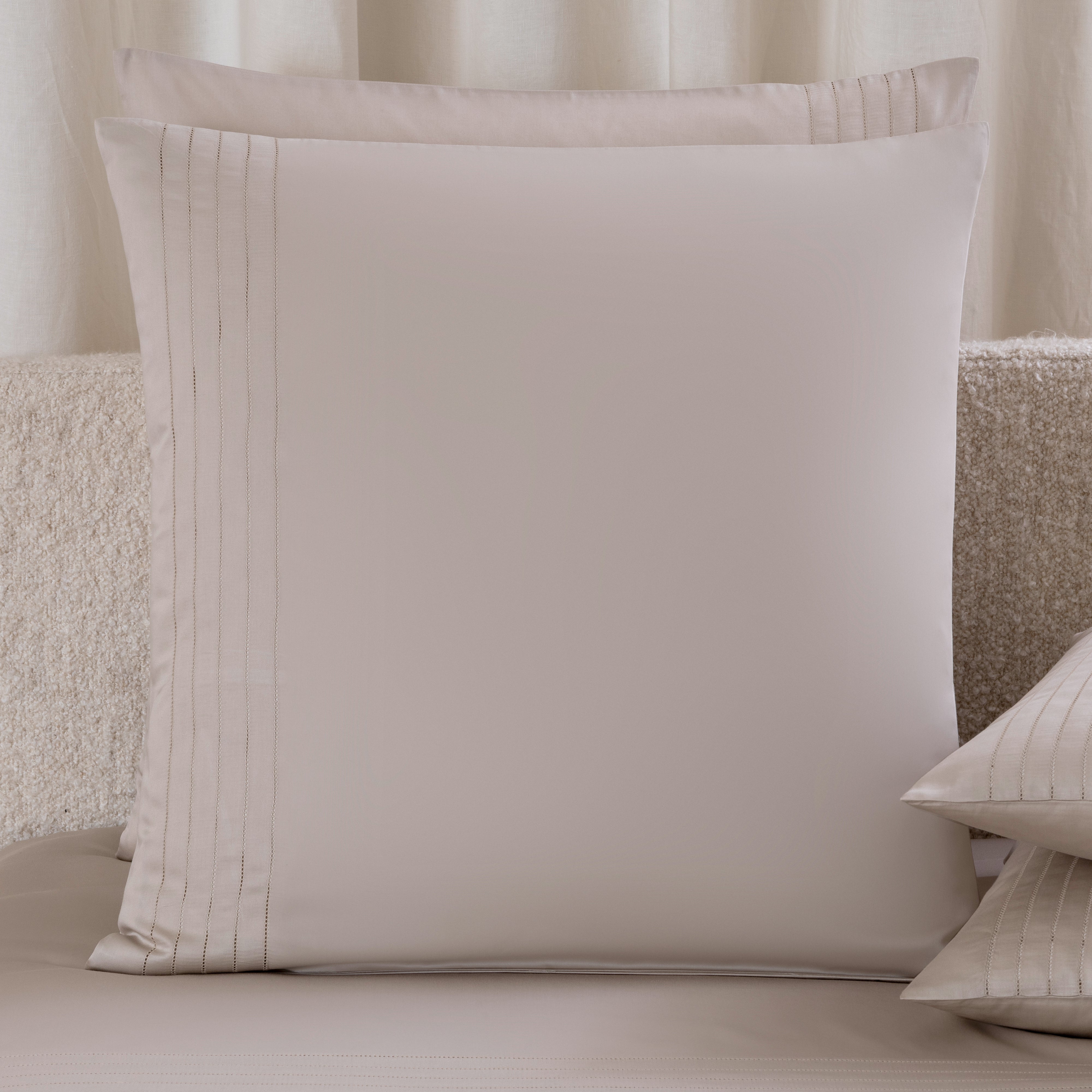 Lush ajour bedset 2 pillow cases 20x28 bedset 2 pillow