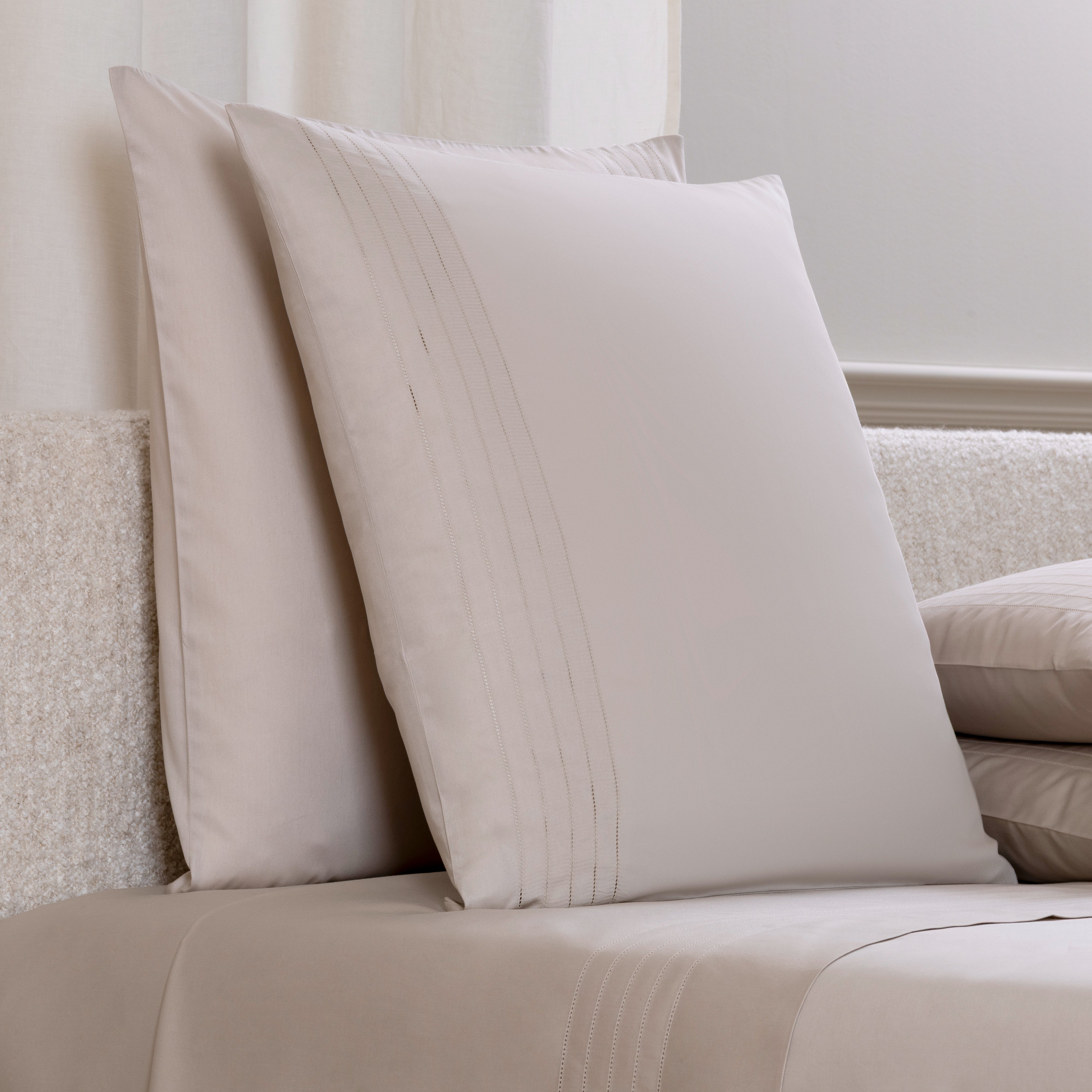 Lush ajour bedset 2 pillow cases 20x28 bedset 2 pillow