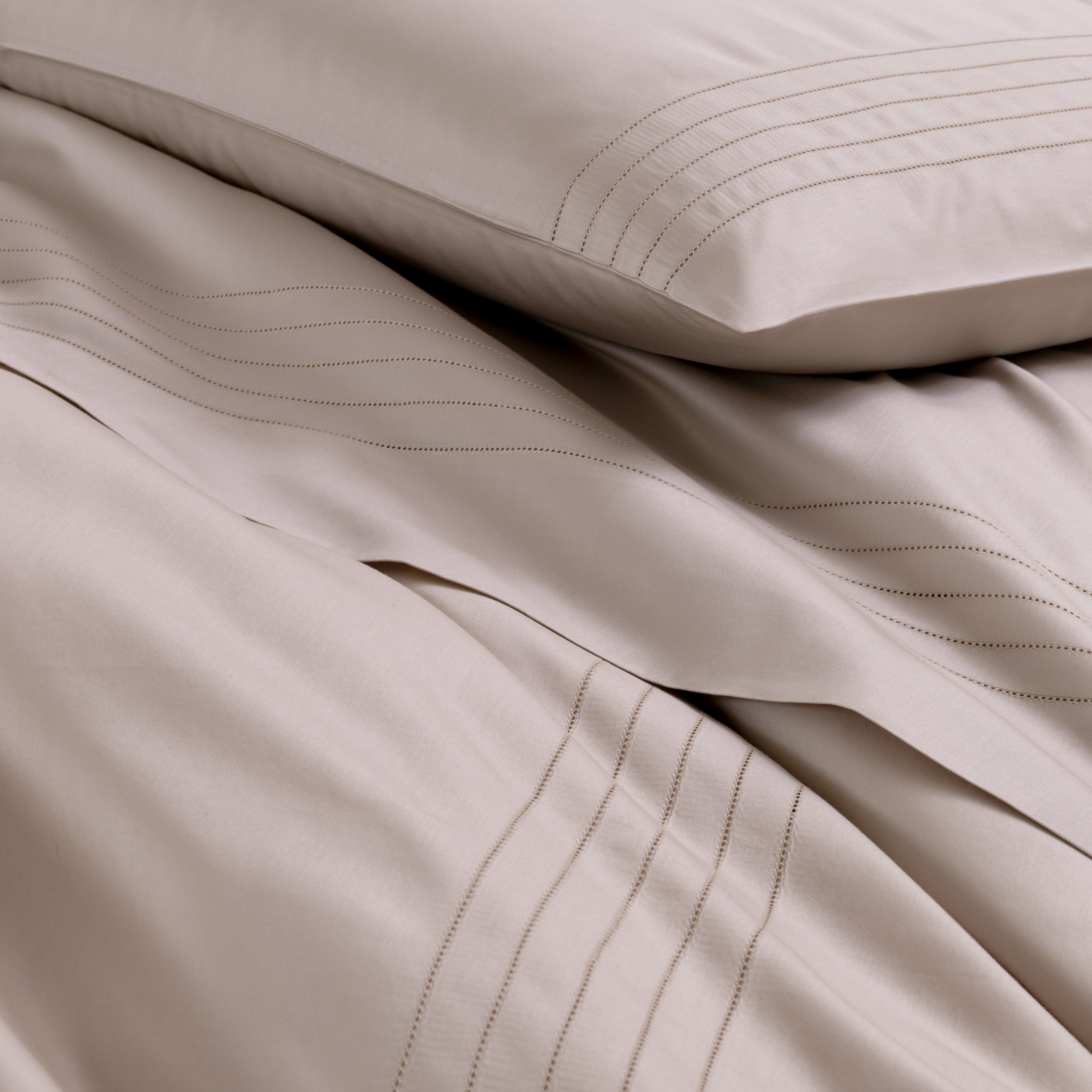 Lush ajour bedset 2 pillow cases 20x28 bedset 2 pillow