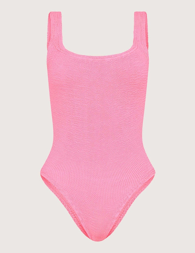 SquareNeck_BUBBLEGUM_46a76a3b-9116-4673-bcc3-63adfdca7fc5.jpg