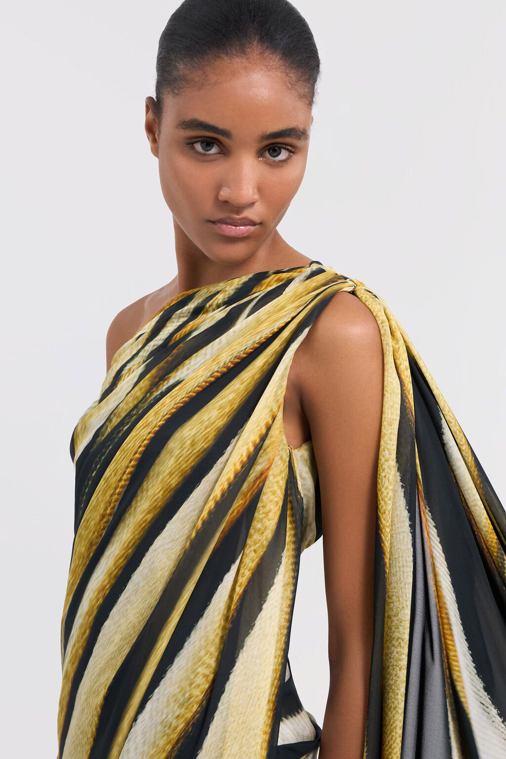 Ray Of Gold Print One-shoulder Caftan