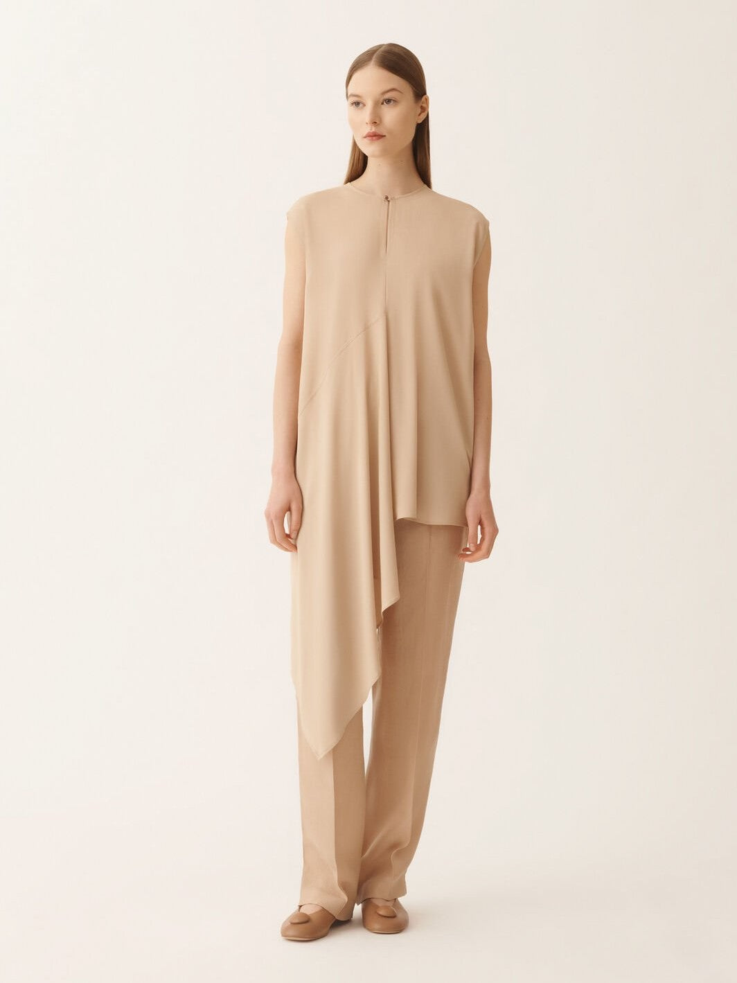 Asymmetric top in crepe de chine