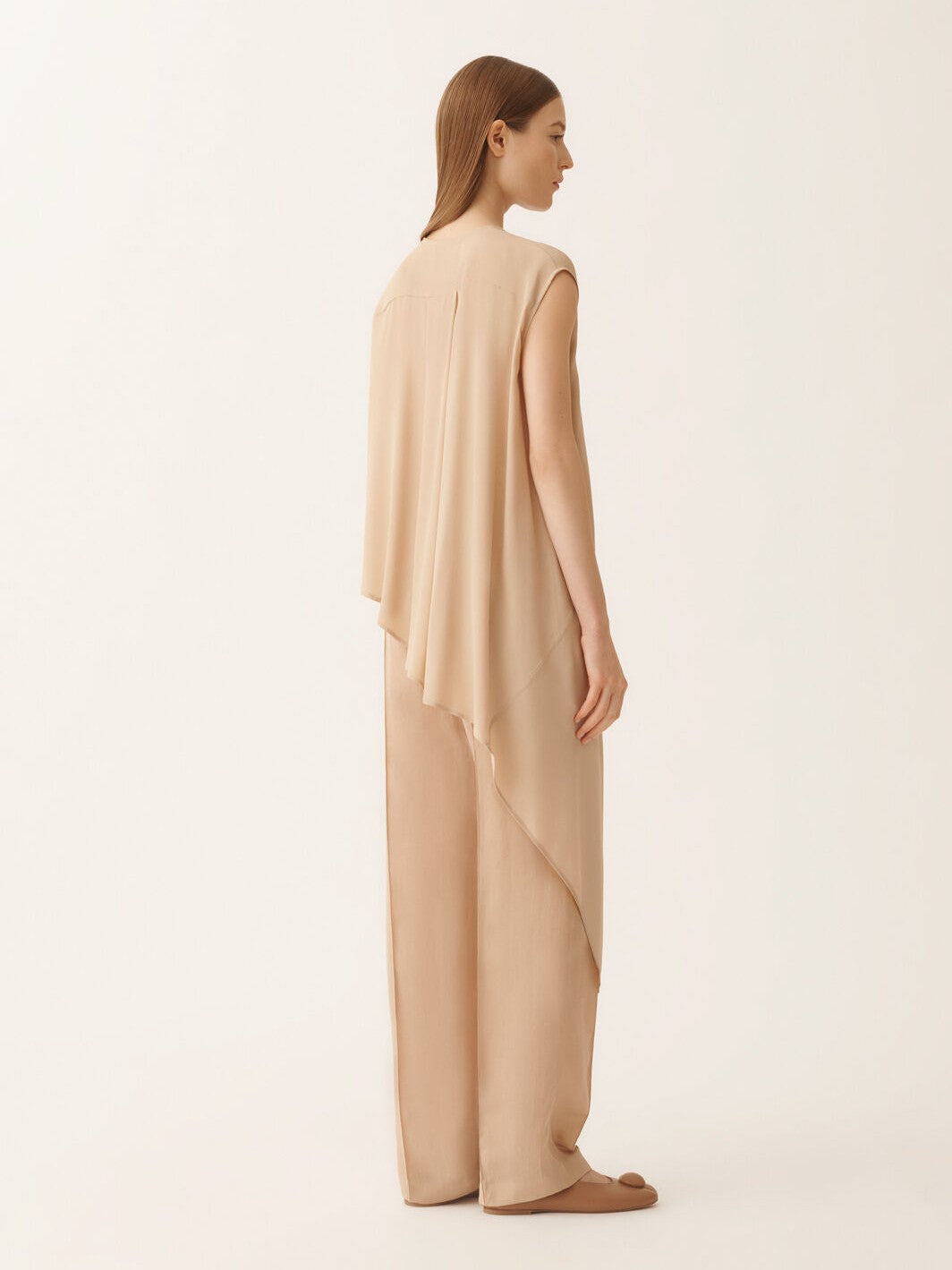 Asymmetric top in crepe de chine