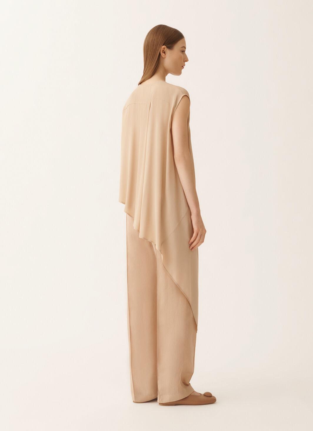 Asymmetric top in crepe de chine